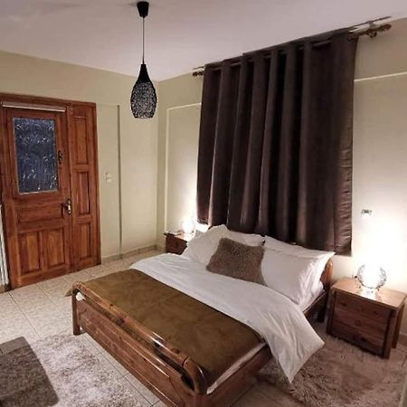 Keramidaki Mini Suites 4 كالافريتا المظهر الخارجي الصورة